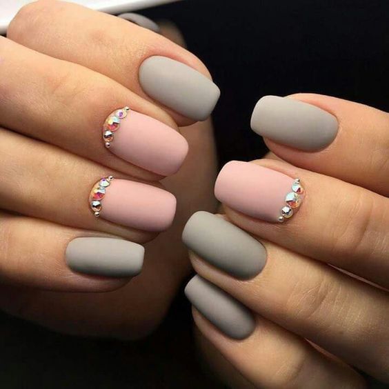 10 disenos de unas para mujeres elegantes - Uñas veraniegas: Ideas de diseños para el verano 2025
