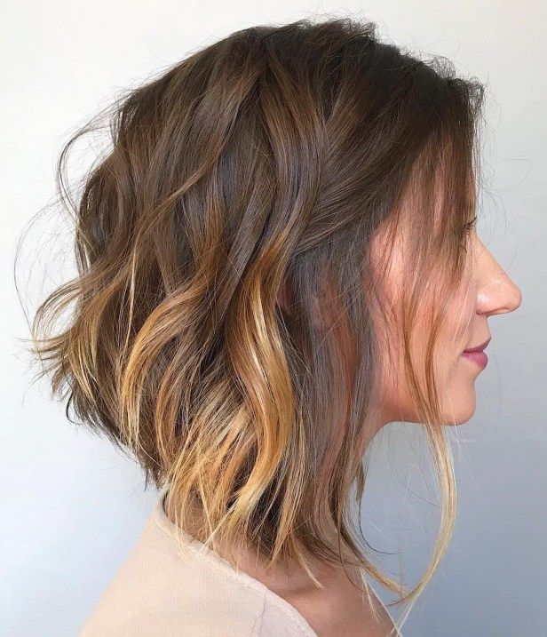 pelo-corto-ondulado-mujer