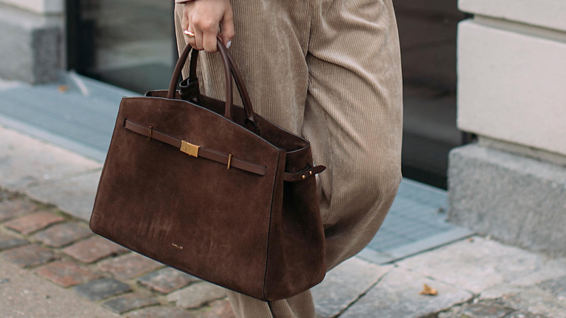 descubre por que los bolsos de ante son el must have de este otono que transform - Pelo corto ondulado Mujer: 15 diseños ideales para ti